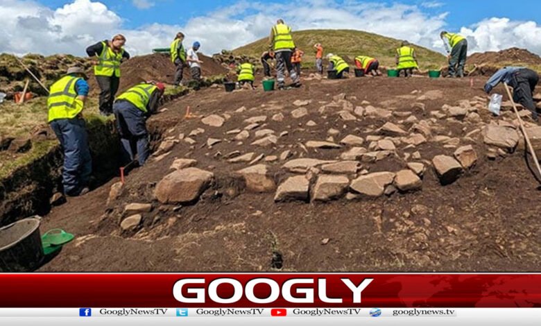 کھدائی کے دوران صدیوں پرانا 'خزانہ' دریافت 1 کھدائی کے دوران صدیوں پرانا 'خزانہ' دریافت