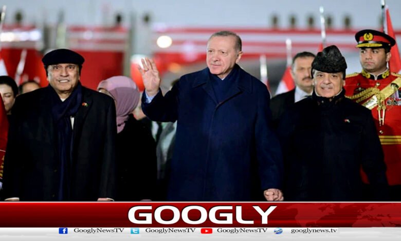 ترک صدر رجب طیب اردوان 2 روزہ سرکاری دورے پر پاکستان پہنچ گئے 1 Turkish President Recep Tayyip Erdogan arrived in Pakistan on a 2-day official visit