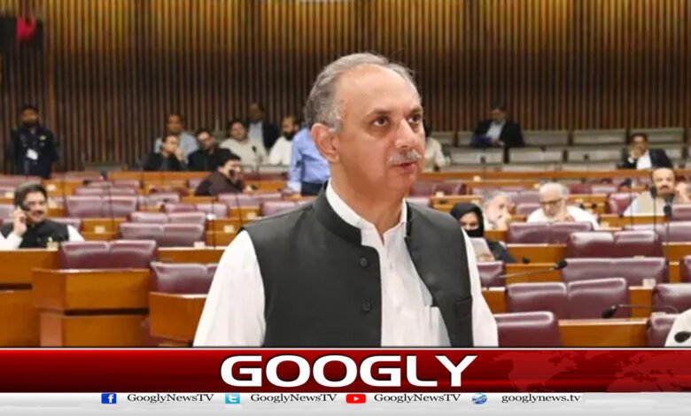 Industrial sectors are not running in the country: Umar Ayub