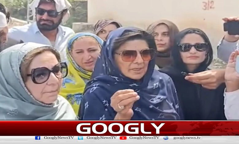 علیمہ خان اور نورین نیازی کی اڈیالہ جیل کے باہر سے گرفتاری اور رہائی 1 Arrest and release of Aleema Khan and Noreen Niazi outside Adiala Jail