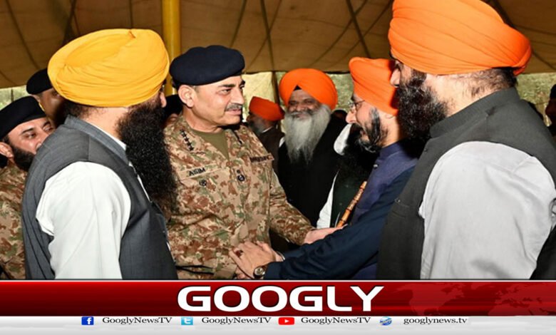 Army Chief visits flood-affected areas, announces restoration of Kartarpur on priority basis