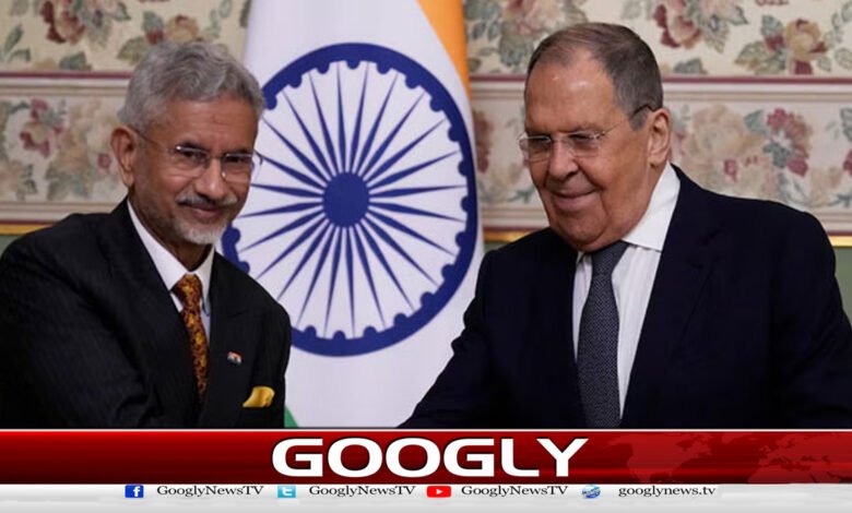 بھارتی وزیر خارجہ کی روسی ہم منصب سے ملاقات، امریکی دباؤ کے باوجود تجارت بڑھانے پر اتفاق 1 Indian Foreign Minister meets Russian counterpart, agrees to increase trade despite US pressure