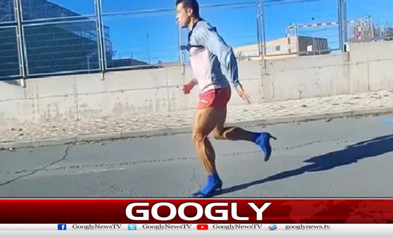 ہسپانوی شہری نے ہیلز پہن کراُلٹا بھاگ کرریکارڈبناڈالا 1 Spanish citizen sets record by running backwards in heels