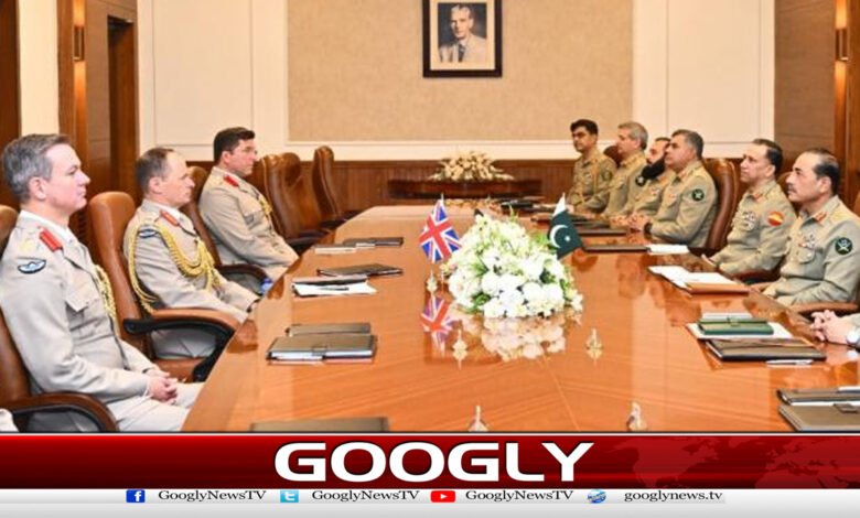 British General arrives at GHQ, meets Field Marshal, presents guard of honor