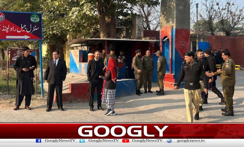 اڈیالہ جیل کے باہر سکیورٹی ہائی الرٹ، اضافی چیک پوسٹیں قائم 1 Security on high alert outside Adiala Jail, additional check posts set up