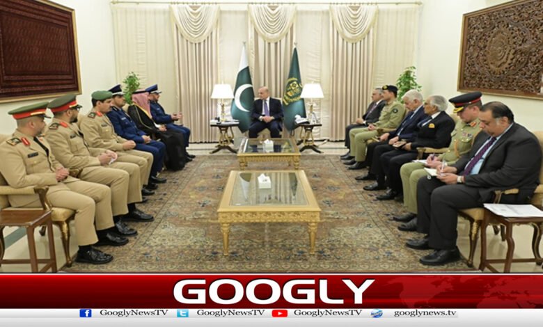 Saudi Chief of General Staff meets with Prime Minister along with delegation