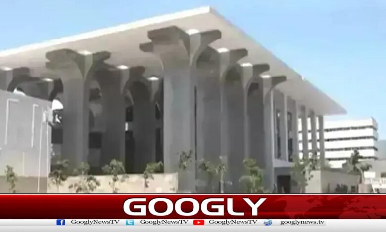 آئینی عدالت میں 27ویں ترمیم کالعدم قرار دینے کی درخواست دائر 1 Petition filed in Federal Constitutional Court to declare 27th Amendment null and void