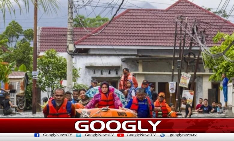 انڈونیشیا: سیلاب اور لینڈ سلائیڈنگ سے 84 افراد ہلاک، درجنوں لاپتا 1 Indonesia: 84 dead, dozens missing in floods and landslides