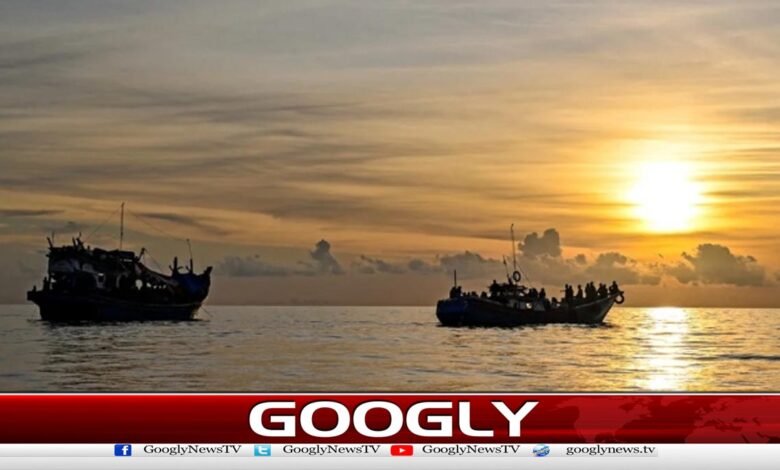 Migrant boat sinks on Malaysia-Thailand border, 300 missing