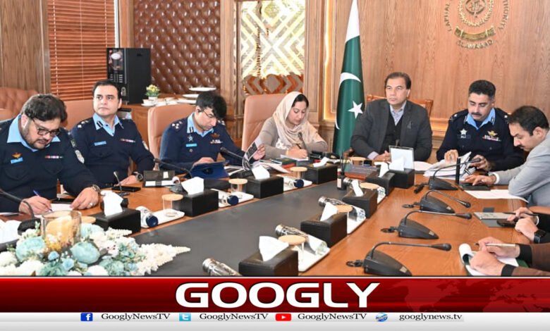 اسلام آباد میں غیر قانونی مقیم غیر ملکیوں کورہائش،روزگارفراہم نہ کیاجائے، چیف کمشنر 1 Islamabad: Illegal foreigners should not be provided with luxury and employment, they are among us.