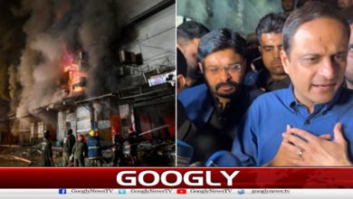 Gul Plaza fire: Traders protest after Mayor Karachi arrives 23 hours later