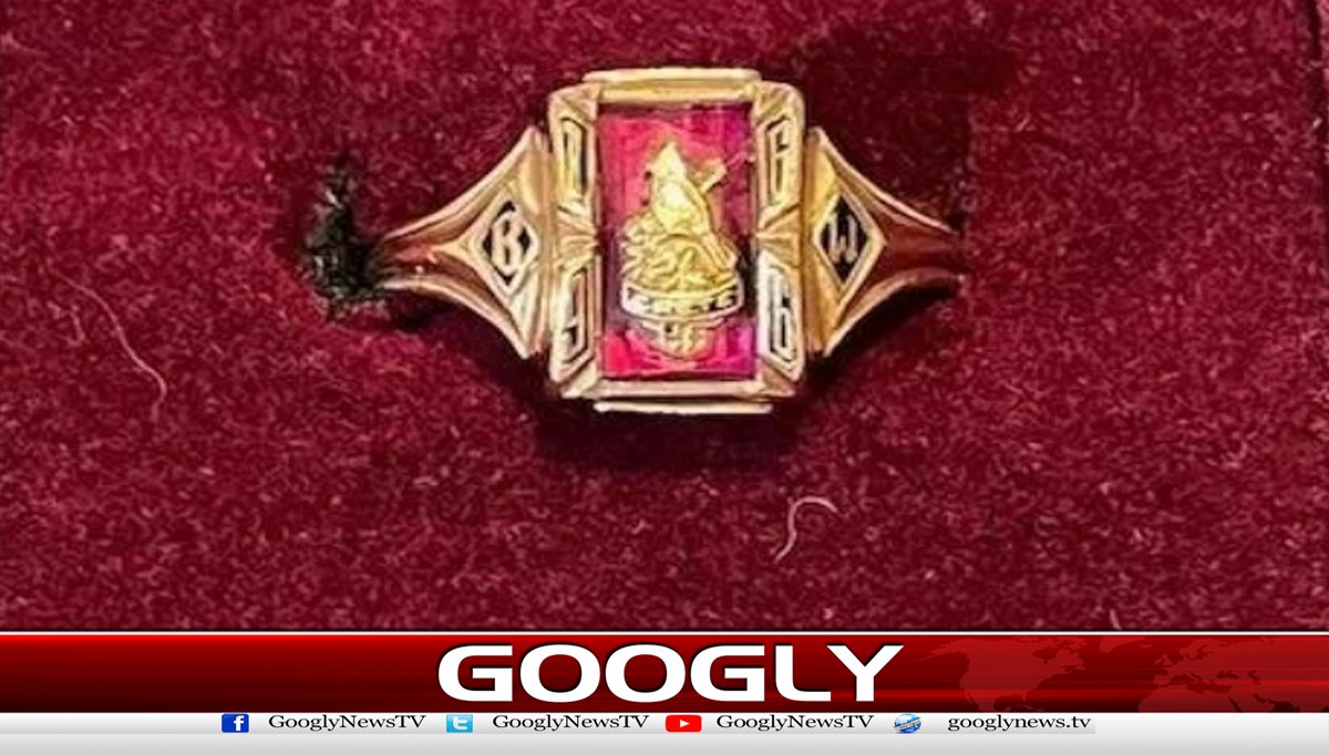 دہائیوں قبل گم ہونے والی انگوٹھی ساحل سے مل گئی