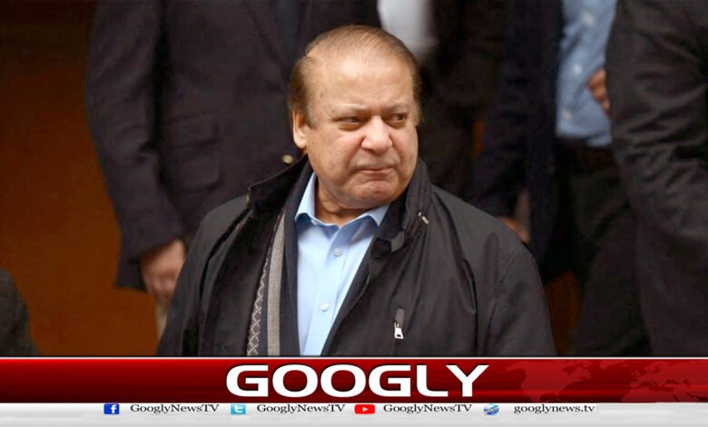 What harm did Nawaz Sharif's apolitical behavior do to him?
