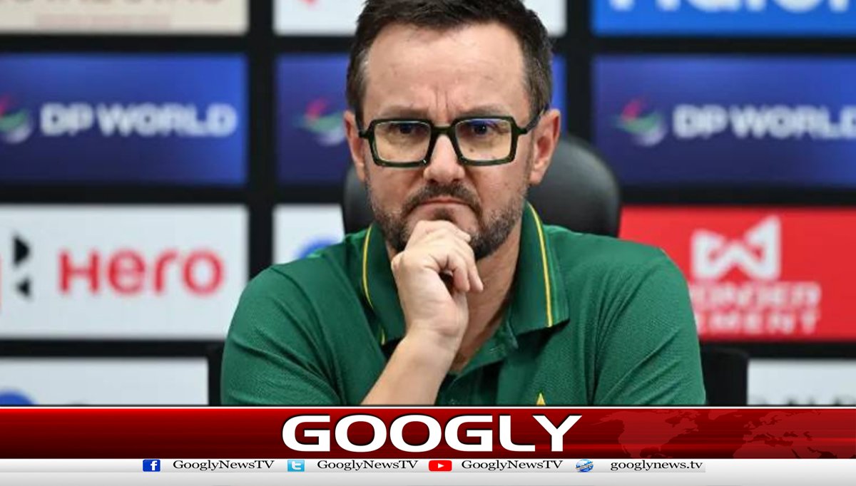 قومی ٹیم کے ہیڈ کوچ نےبھارت سےشکست کی ذمہ داری وکٹوں پرڈال دی