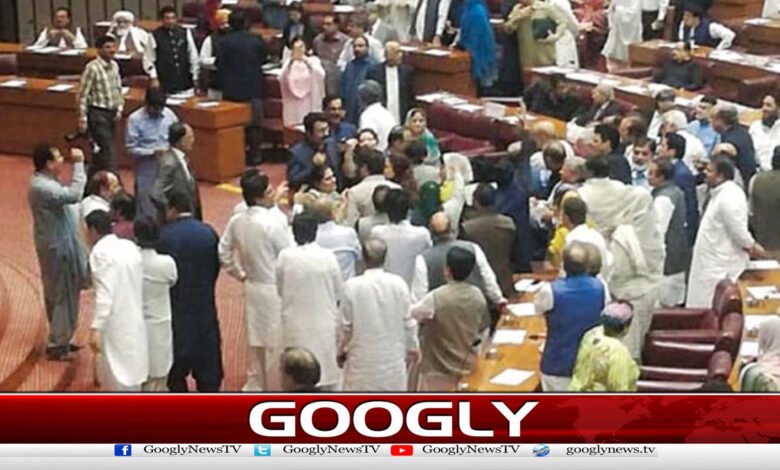 Senate Mein Imran Khan Ki Sehat Se Mutaliq Qaraardar Mustarad Hone Par Opposition Sarapa Ehtijaj