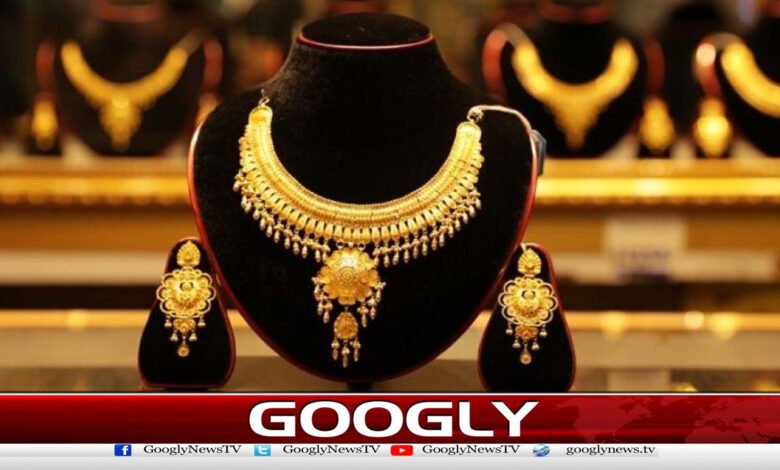 Gold Price Drops Below PKR 500,000 Per Tola in Pakistan
