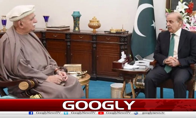 Concerned about Imran Khan's health, Mahmood Chakzai writes a letter to the Prime Minister