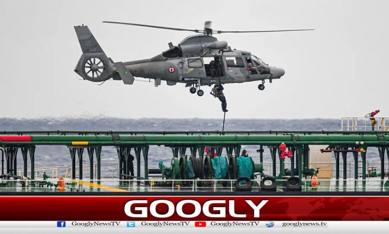 قطر کا ہیلی کاپٹر سمندر میں گر کر تباہ، عملے کی تلاش جاری 1 Qatar Helicopter Crashes into Sea, Destroyed on Impact
