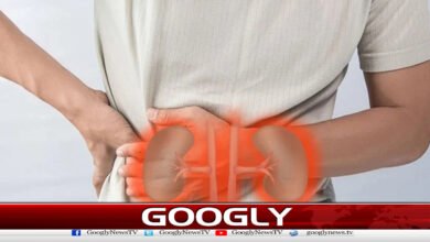 Drinking 2 to 3 liters of water daily is beneficial for kidney health.