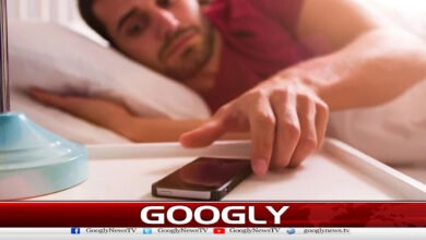 جاگنےکےبعدموبائل چیک کرنے کی عادت صحت کیلئےنقصان دہ قرار 2 The habit of checking mobile after waking up is considered harmful to health