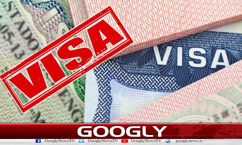 How was a secret lab that issued fake visas caught in Karachi?