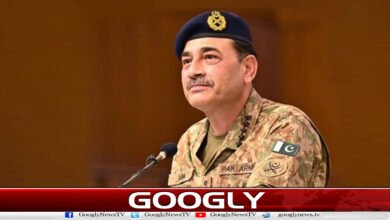 Why was Ayaz Amir also forced to praise General Asim Munir?