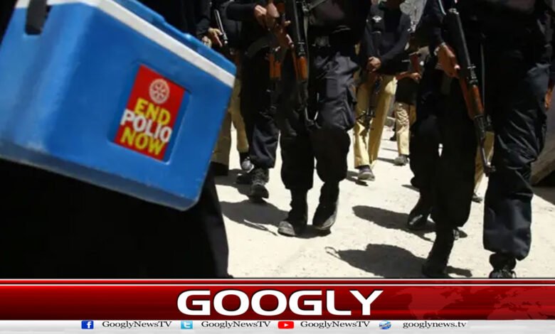 ہنگو: شرپسندوں کا پولیو ٹیم کے پولیس اہلکاروں پر حملہ،1 شہید، 4 زخمی 1 Hangu: Miscreants attack police personnel of polio team, 1 martyred, 4 injured