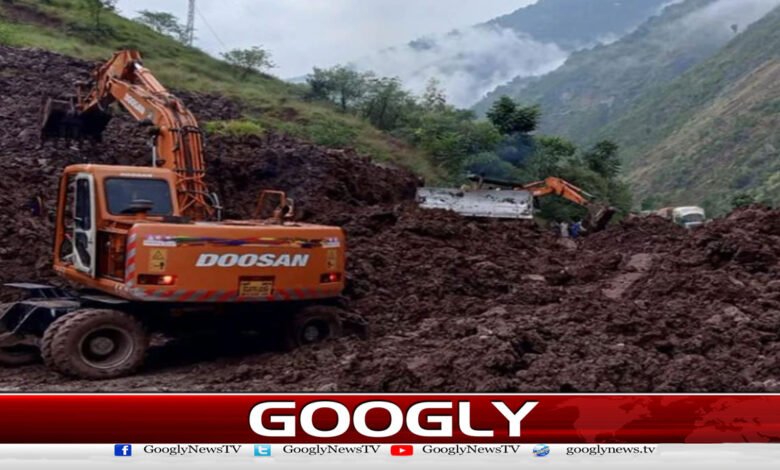Neelum Highway closed due to rain and landslides, traffic affected