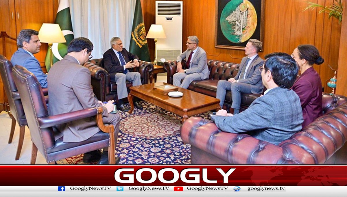 اسحاق ڈار سے کینیڈین ہائی کمشنر کی ملاقات، علاقائی امن پرتبادلہ خیال