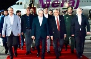 امن مذاکرات: ایرانی وزیر خارجہ کی رات گئے پاکستان آمد