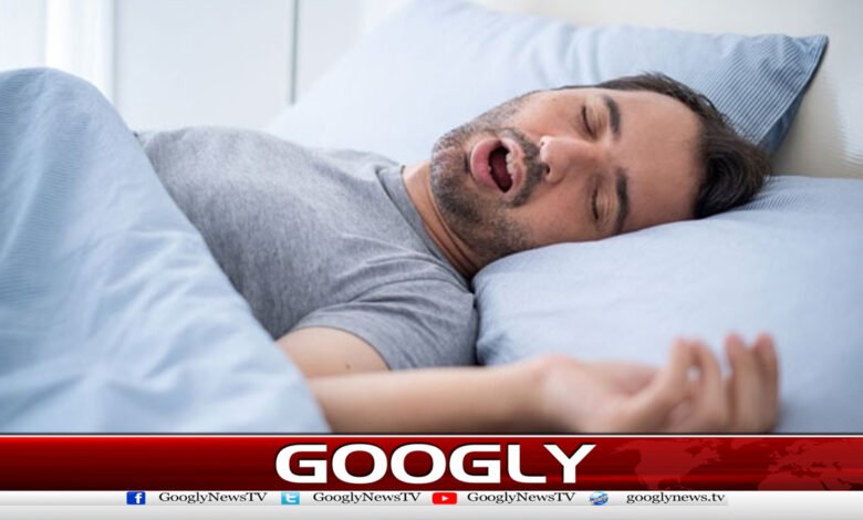 Too little or too much sleep is detrimental to mental health