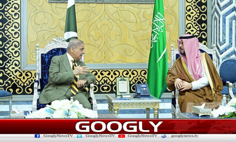 Shahbaz Sharif arrives in Saudi Arabia with delegation