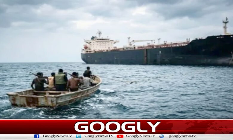 Somali pirates hijack oil tanker off Yemen coast