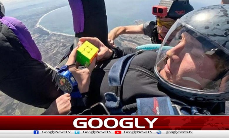 Record set for fastest Rubik's Cube solve in freefall