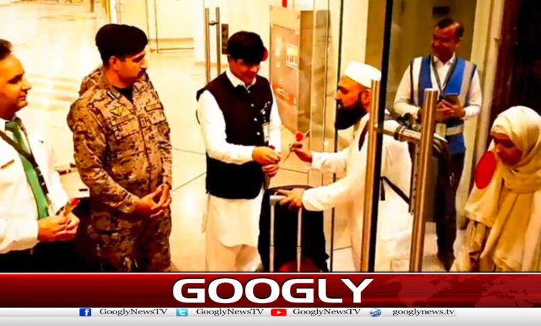 پہلی پرواز 114 حجاج کو لیکر اسلام آباد پہنچ گئی 1 First flight arrives in Islamabad carrying 114 pilgrims