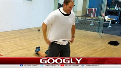 ایک منٹ میں 32 ٹی شرٹس پہننے کا نیا ریکارڈ قائم 5 New record set for wearing 32 T-shirts in one minute