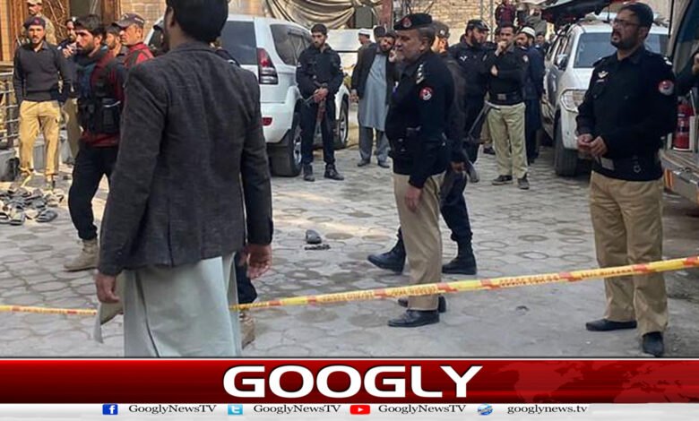 ٹانک: پولیس کی بکتر بند کے قریب دھماکا، دو اہلکار شہید 1 Tank: Blast near police armored vehicle; two personnel martyred.