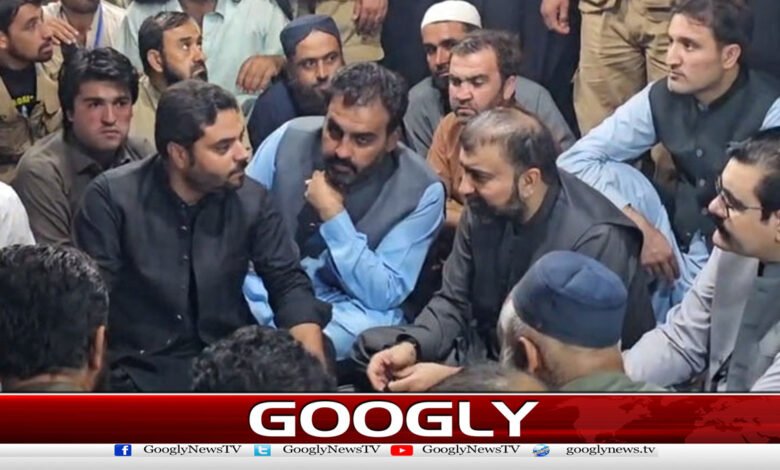 کوئٹہ: دھرنا مذاکرات کامیاب، کمیٹی نے احتجاج ختم کر دیا 1 Quetta: Sit-in negotiations successful, committee ends protest