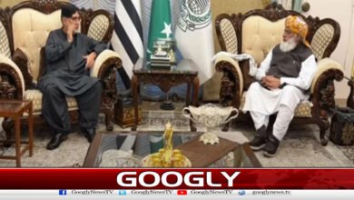 Akhtar Mengal meets Maulana Fazlur Rehman; political situation discussed.