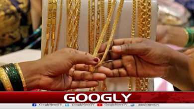 Following the global market, the price of gold has dropped in Pakistan as well.