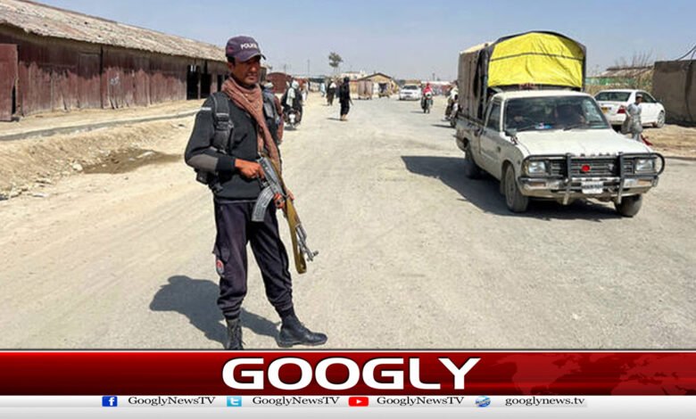 خضدار،سیکیورٹی فورسزکا آپریشن،بارود سے بھری 2 گاڑیاں تباہ، 4 دہشتگرد ہلاک 1 Khuzdar: Security forces operation; two explosive-laden vehicles destroyed, four terrorists killed.