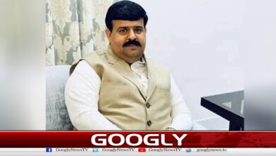 Lahore: PTI leader Abdullah Tariq shot dead by unidentified individuals.