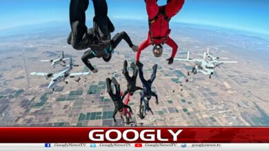 31 ہزار سے زائد سکائی ڈائیوز، نیا عالمی ریکارڈ قائم 5 Over 31,000 skydives; new world record set.