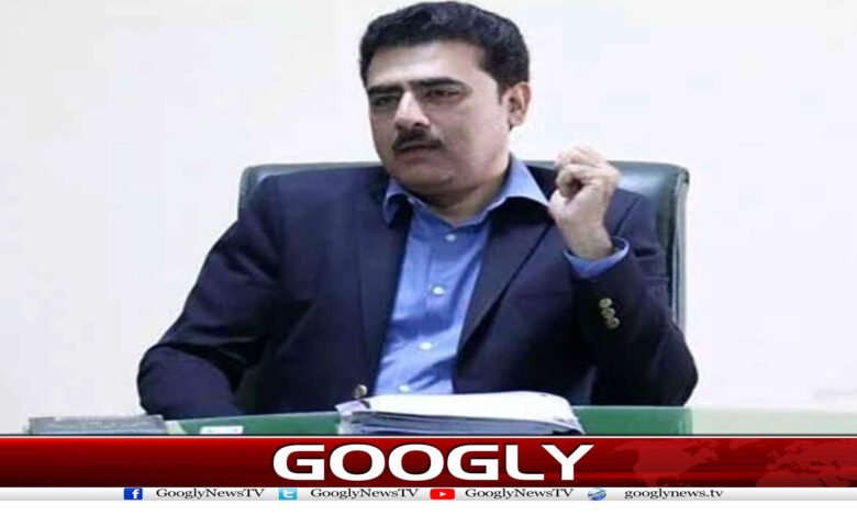 قلعے کی فصیل پر کھڑے ہو کر دیکھنے والے 1 website Googly 68