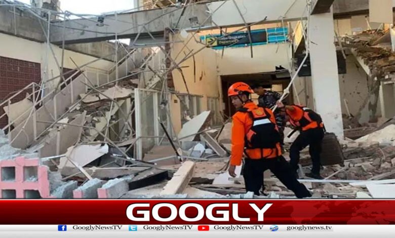 7.7 magnitude earthquake hits Indonesia, buildings damaged, 20 dead
