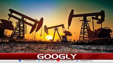 خام تیل 84 سے 79 ڈالر پر آگیا، حکومت پیٹرول سستا کرنے سے انکاری کیوں؟ 5 Crude oil fell from $84 to $79, why is the government refusing to make petrol cheaper?
