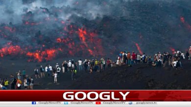 Mount Etna erupts in Italy, tourists flock