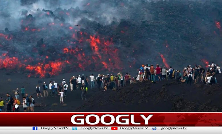 Mount Etna erupts in Italy, tourists flock