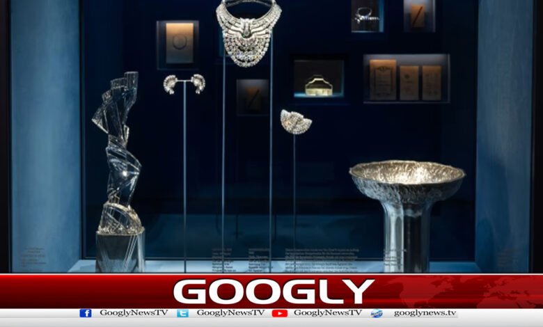 Thief steals necklace worth one billion rupees and escapes in broad daylight