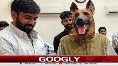 Citizen turns himself into a 'dog' to protest